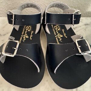 Unworn SaltWater Navy Leather Toddler Sandals